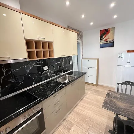 Leti Rr Muhamet Gjollesha Apartment Tirana